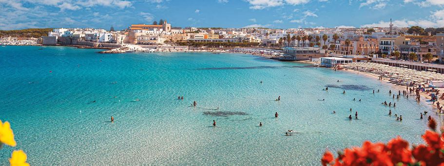 Traumhafter Strand bei Lecce mit türkisblauem Wasser