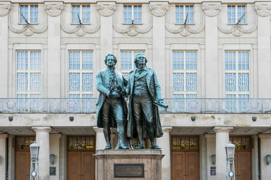 Städtereise Weimar - Goethe Schiller Statur