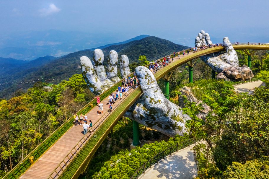 Pazifik - Golden Bridge - Ba Na Hill - Da Nang Vietnam