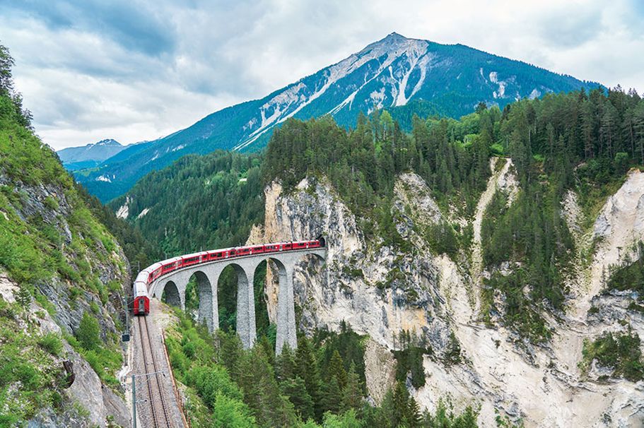 Bus- und Bahnreise in die Schweiz - Schweizer Bergwelt mit Bernina-Express