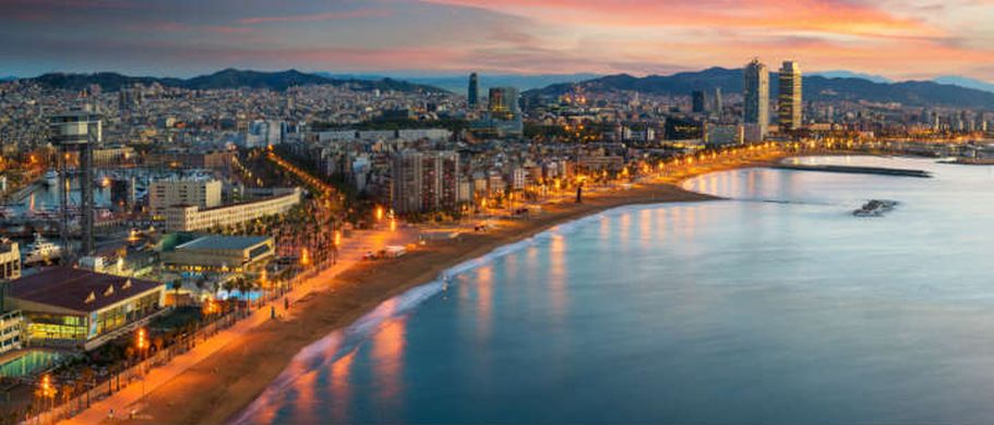 Städtereise Barcelona - Sonnenaufgang