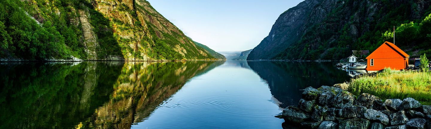 Flugreise Skandinavien Fjord