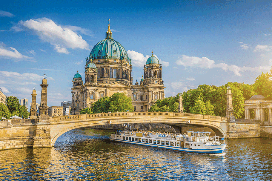 Berlin Städtereise mit dem Bus - Berliner Dom und Spree